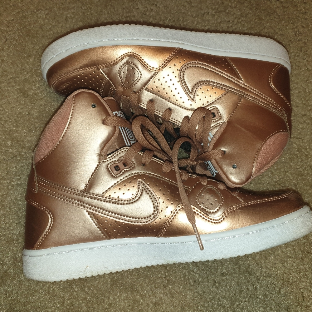 Brand new nike air force high top 7.5W